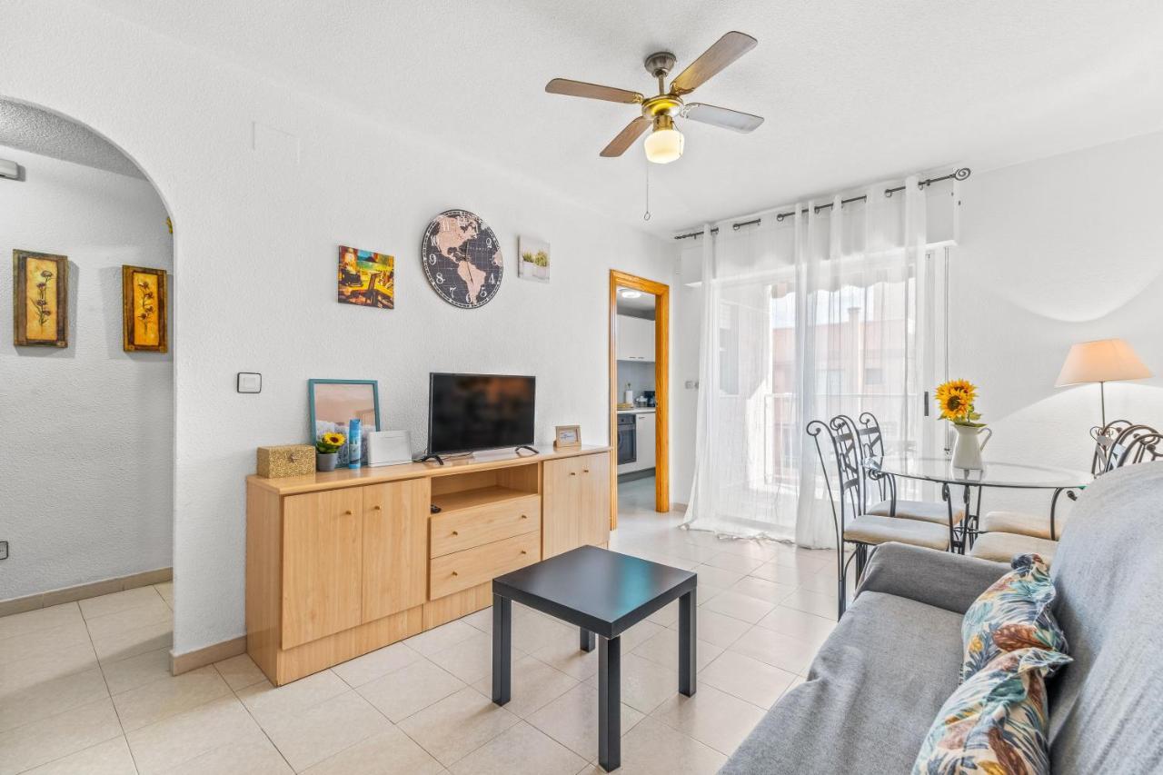 Sunflower Apartment *
